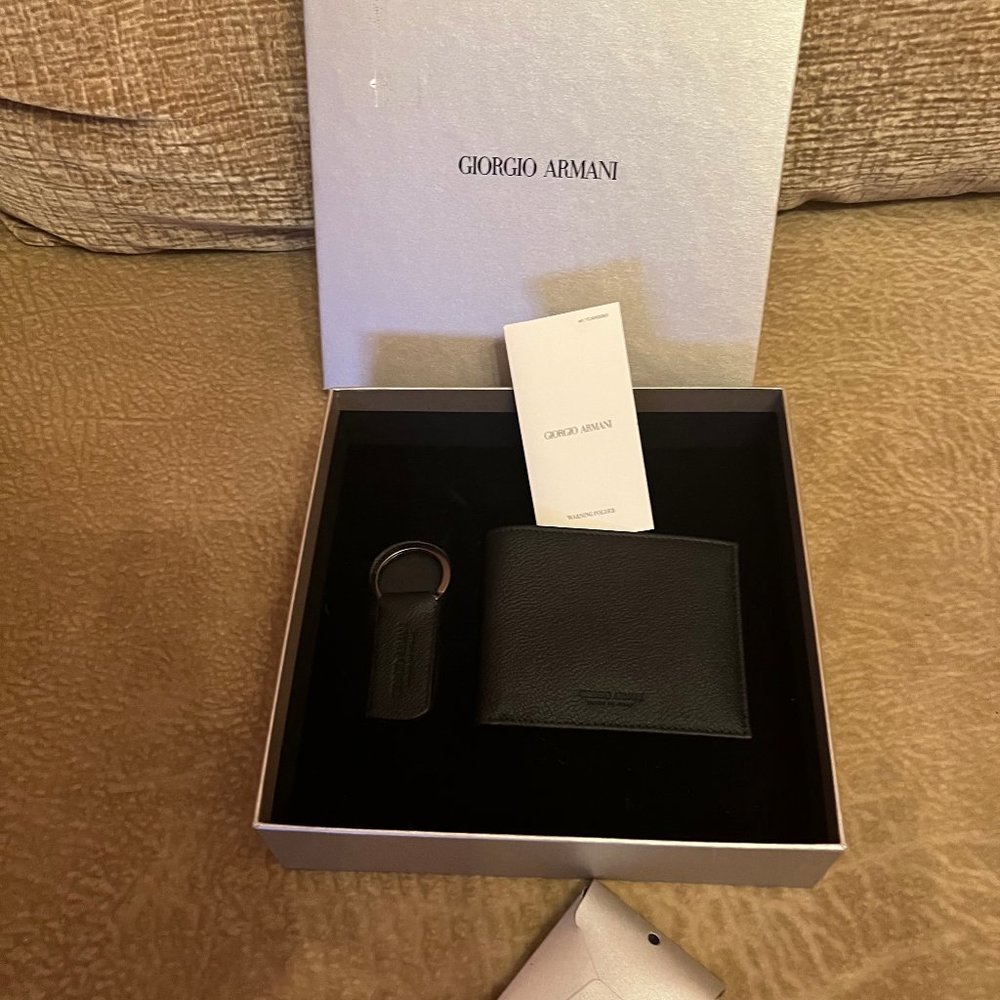 Giorgio Armani full-grain leather wallet and key ring gift set
